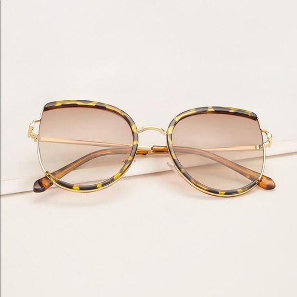 Fem Fatale Accessories - Who’s Who Sunglasses